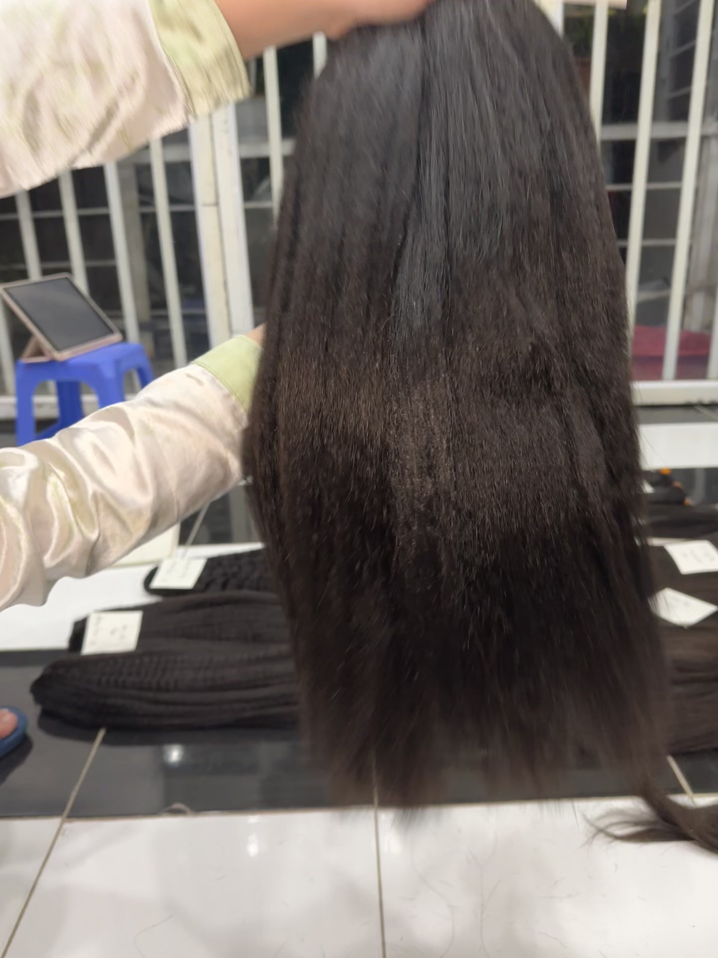 natural blakc kinky straight vietnamese hair